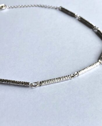Textured bar link necklace